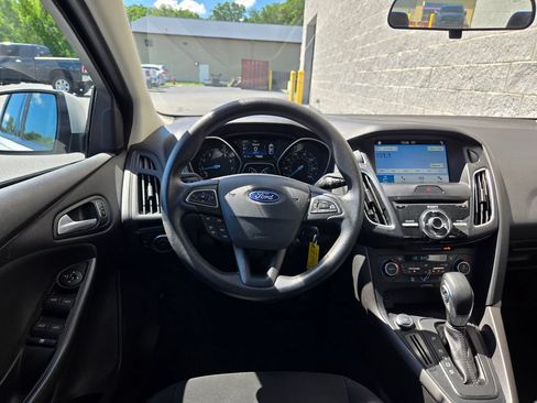 Used 2017 Ford Focus SEL FWD image 32