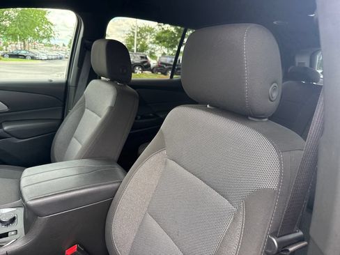Used 2023 Chevrolet Traverse LT AWD/4WD image 12
