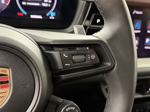 Certified 2025 Porsche Cayenne image 47