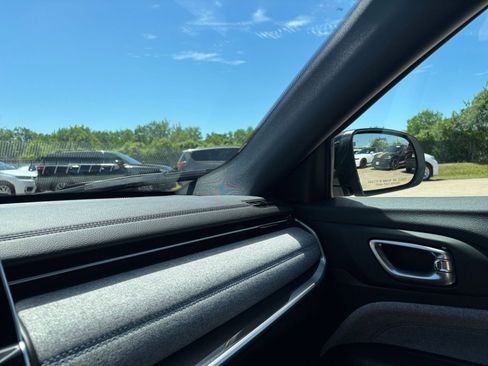 Used 2025 Jeep Compass Latitude image 34