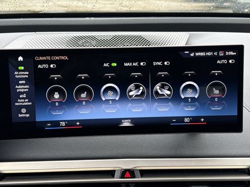 Used 2023 BMW iX xDrive50 AWD/4WD image 17