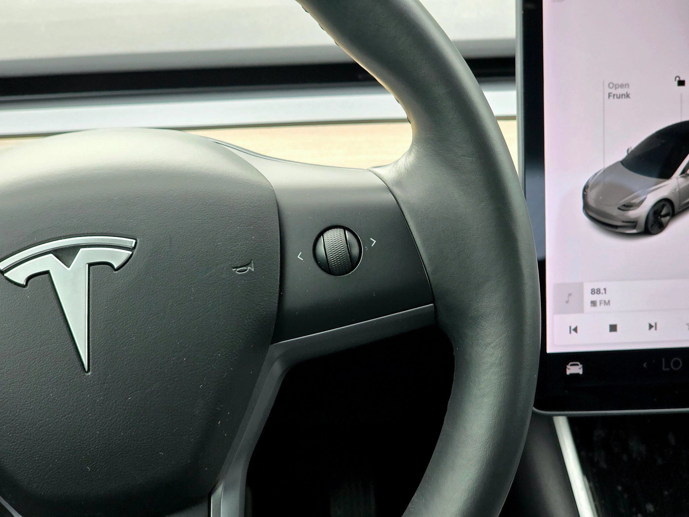Used 2018 Tesla Model 3 Long Range RWD image 24