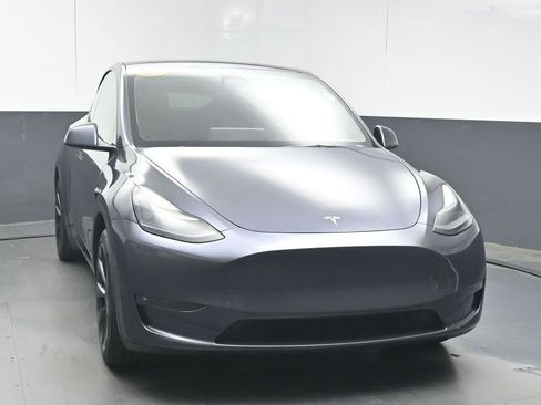 Used 2023 Tesla Model Y Long Range AWD/4WD image 2