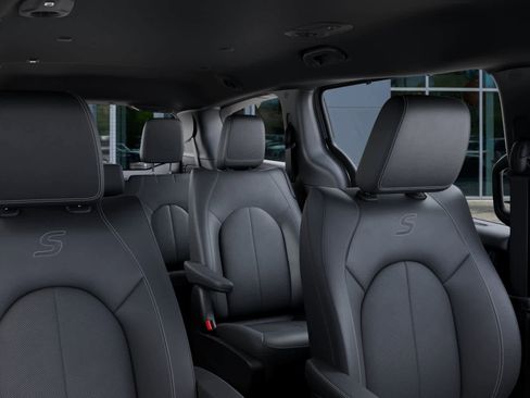 New 2026 Chrysler Pacifica Select w/ S Appearance Package FWD image 26
