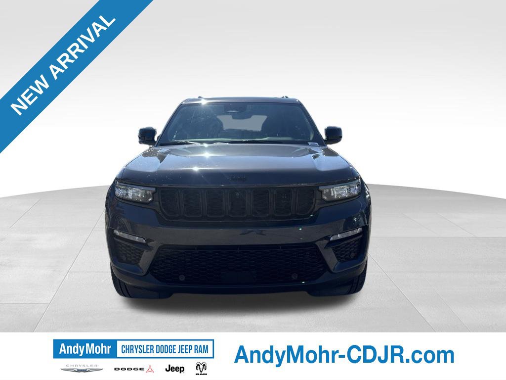 Used 2025 Jeep Grand Cherokee Limited w/ Luxury Tech Group II AWD/4WD image 2
