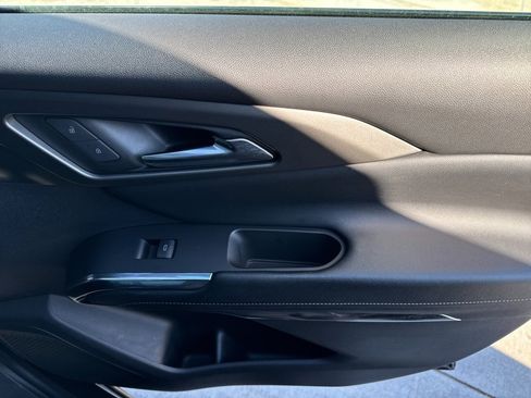 Used 2024 Chevrolet Traverse LT image 17