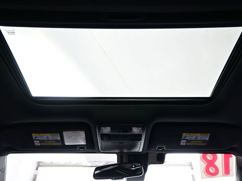 Used 2018 Toyota Tacoma TRD Sport image 16