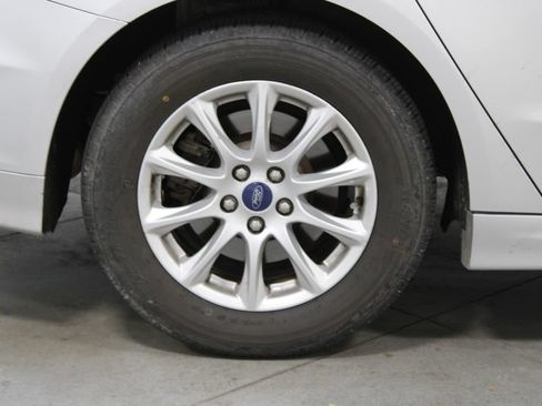 Used 2017 Ford Fusion S FWD image 12