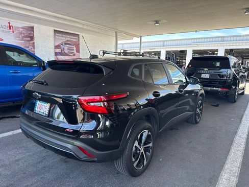 Used 2025 Chevrolet Trax RS w/ Driver Confidence Package FWD image 6