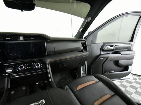 Used 2025 GMC Sierra 2500 AT4 w/ AT4 Premium Plus Package image 21