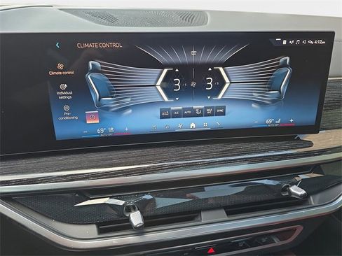 Used 2026 BMW X6 xDrive40i image 27