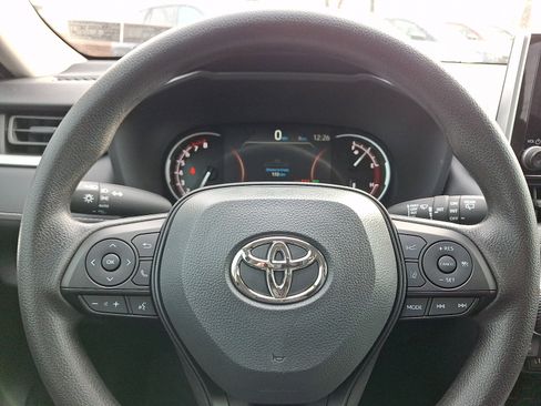 Used 2025 Toyota RAV4 XLE image 19