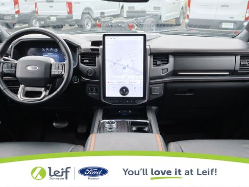 Used 2023 Ford Expedition Platinum image 23