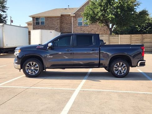 Used 2024 Chevrolet Silverado 1500 LT w/ Z71 Off-Road Package AWD/4WD image 12