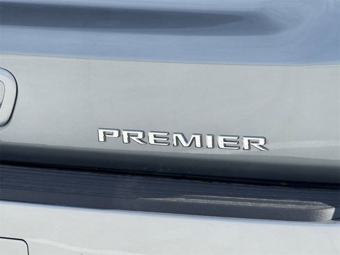 New 2026 Chevrolet Suburban Premier image 6