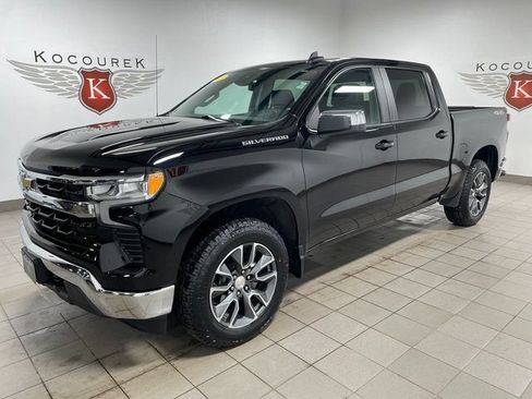 Used 2023 Chevrolet Silverado 1500 LT AWD/4WD image 3