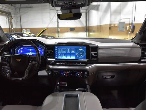 Used 2022 Chevrolet Silverado 1500 LTZ w/ LTZ Premium Package AWD/4WD image 44