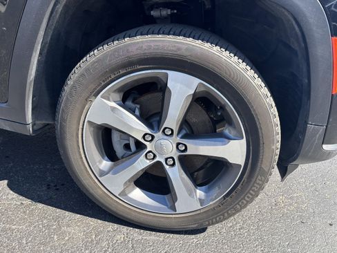 Used 2024 Jeep Grand Cherokee L Limited image 4