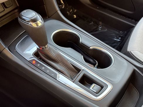 Used 2020 Chevrolet Equinox LS w/ LS Convenience Package image 26