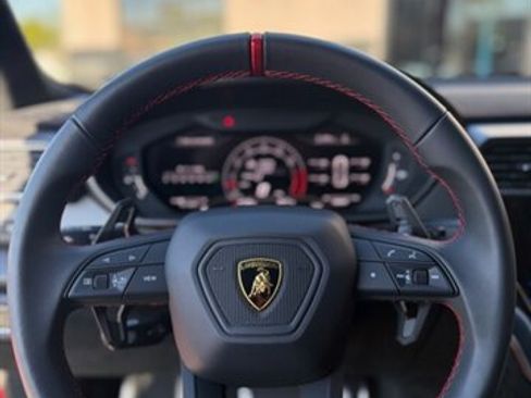 Used 2024 Lamborghini Urus Performante image 13