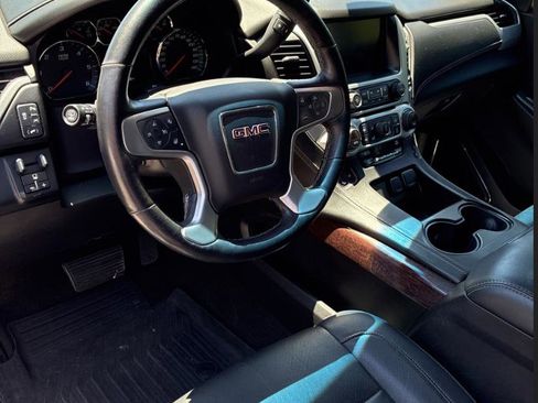 Used 2017 GMC Yukon SLT w/ HD Trailering Package RWD image 8