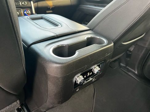 Used 2023 GMC Yukon SLT image 38