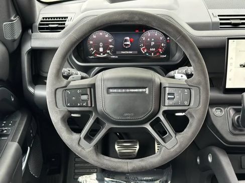Used 2023 Land Rover Defender 90 V8 AWD/4WD image 7