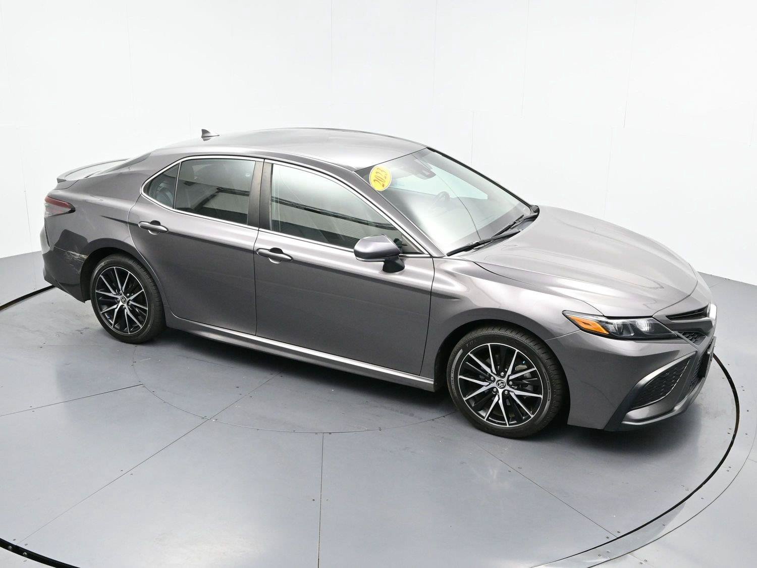 Used 2023 Toyota Camry SE FWD image 31