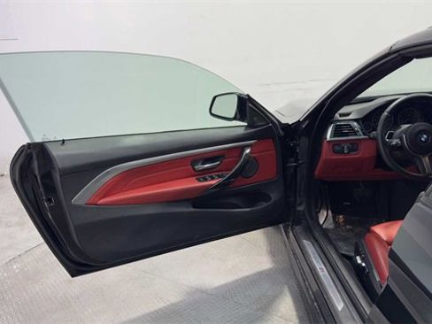 Used 2018 BMW 430i Convertible image 11