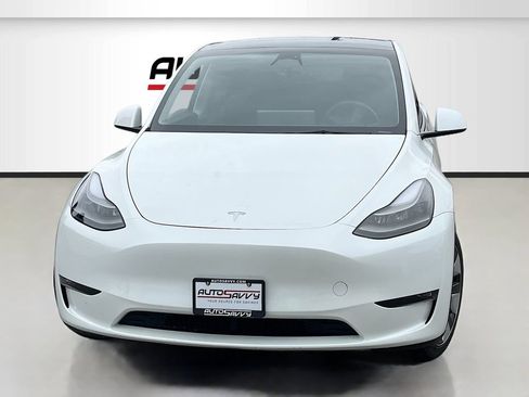 Used 2023 Tesla Model Y Long Range AWD/4WD image 2