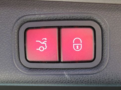 Used 2021 Mercedes-Benz E 350 Sedan image 11