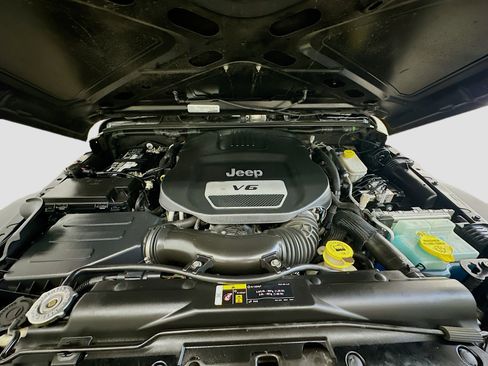 Used 2017 Jeep Wrangler Unlimited Sport w/ Quick Order Package 24S image 33