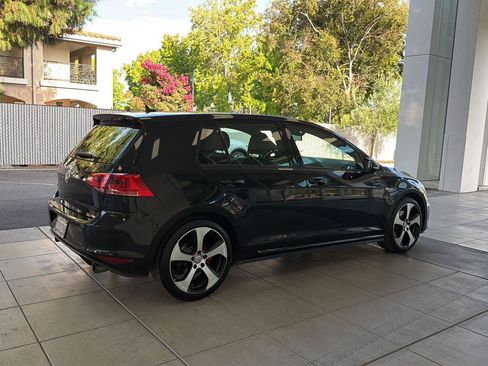 Used 2016 Volkswagen GTI SE FWD image 5