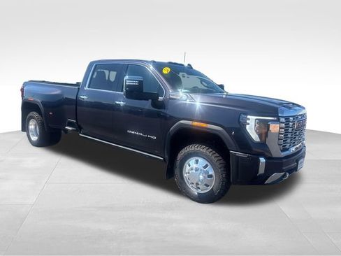 Used 2024 GMC Sierra 3500 Denali w/ Denali Reserve Package AWD/4WD image 7