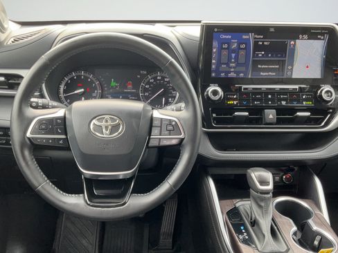 Used 2020 Toyota Highlander Platinum AWD/4WD image 13