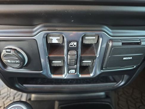 Used 2021 Jeep Wrangler Unlimited Sport AWD/4WD image 16