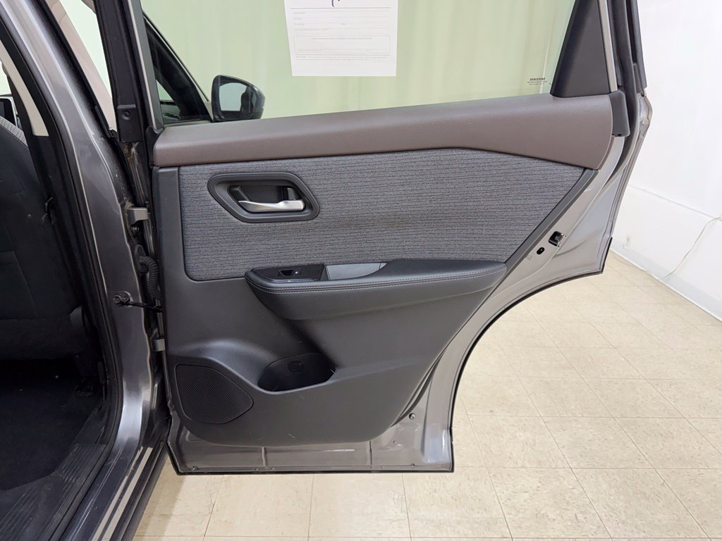 Used 2021 Nissan Rogue SV AWD/4WD image 13