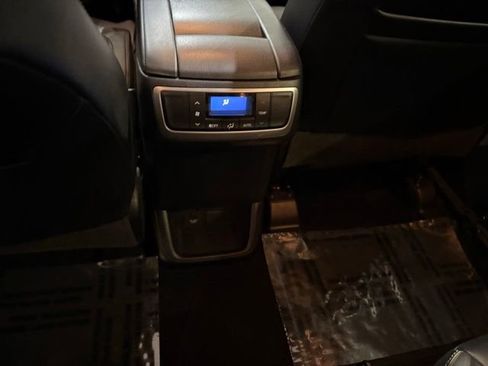 Used 2017 Toyota Highlander XLE AWD/4WD image 27