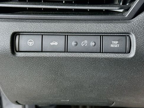 Used 2024 Nissan Altima 2.5 SV w/ SV Premium Package FWD image 16