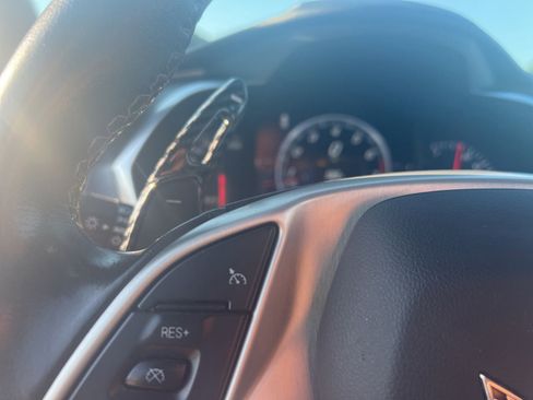 Used 2019 Chevrolet Corvette Stingray Coupe w/ 1LT RWD image 33