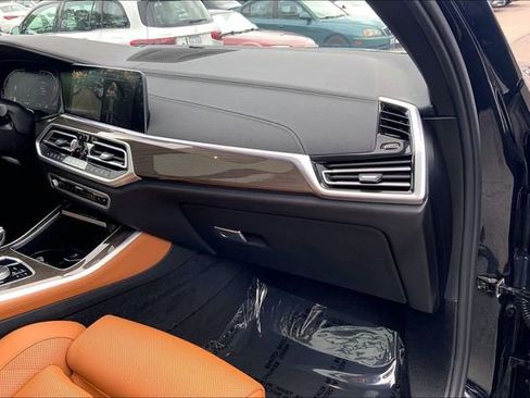Used 2023 BMW X5 xDrive40i w/ M Sport Package AWD/4WD image 15