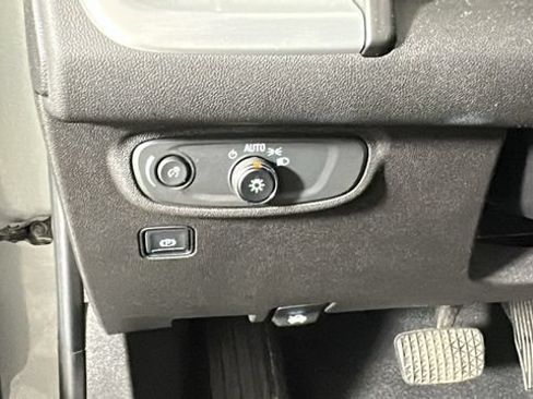 Used 2020 GMC Terrain SLE w/ Driver Convenience Package AWD/4WD image 19