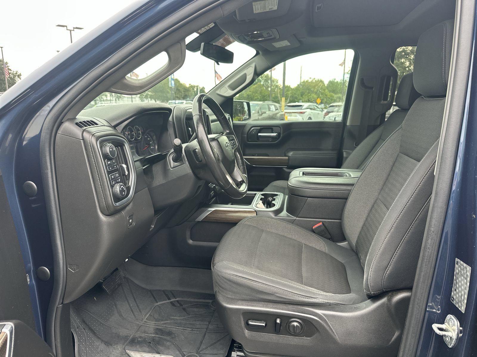 Used 2019 Chevrolet Silverado 1500 RST AWD/4WD image 16