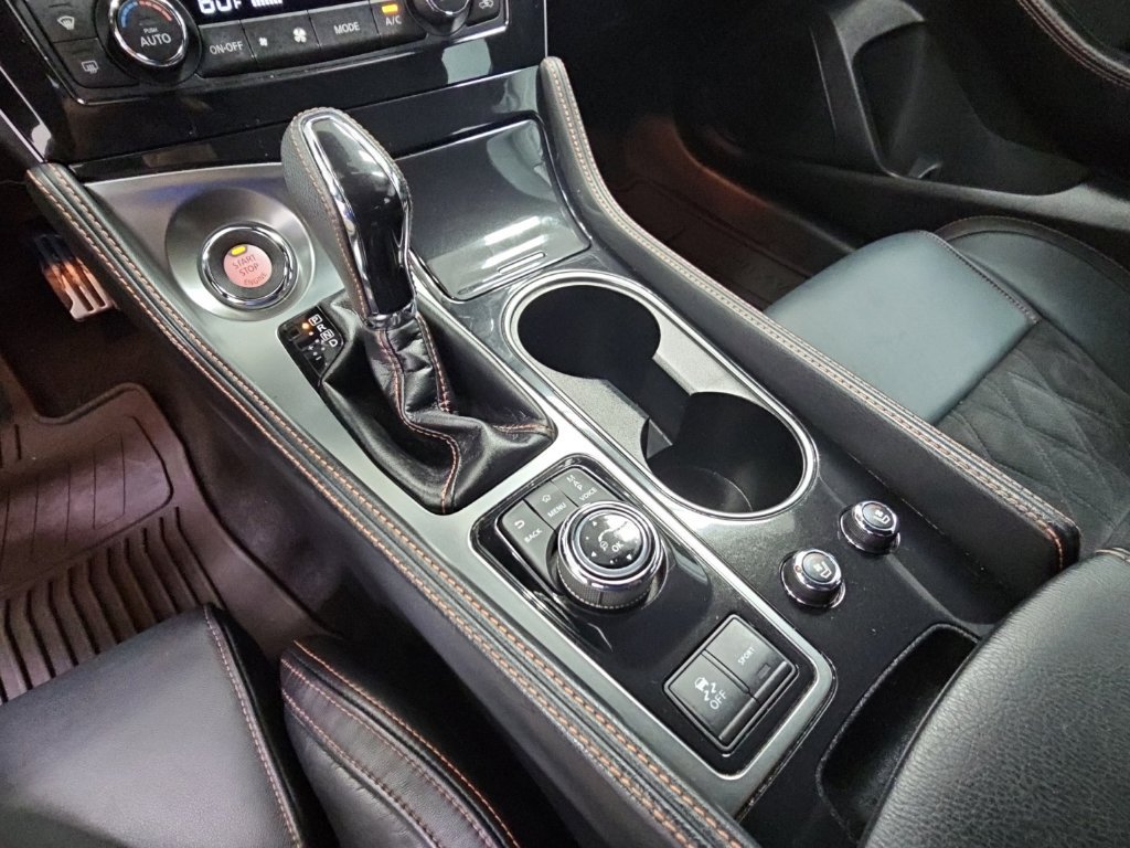 Used 2023 Nissan Maxima SR w/ Sport Mat Group FWD image 21