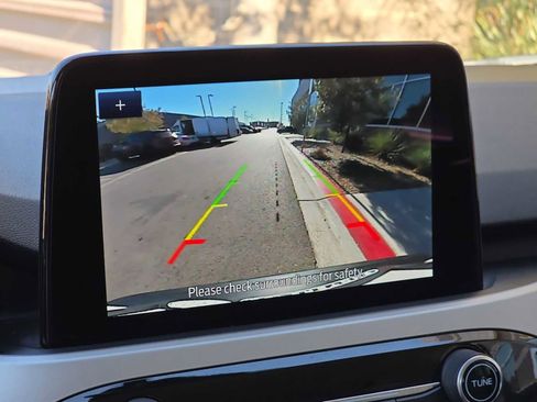 Used 2022 Ford Escape SE image 26