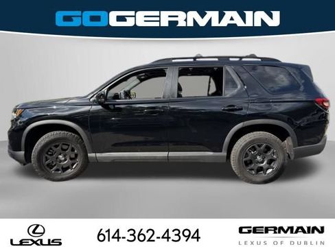 Used 2025 Honda Pilot TrailSport image 12