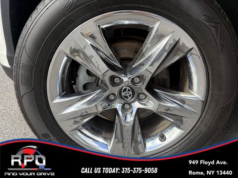 Used 2019 Toyota Highlander Limited Platinum AWD/4WD image 9