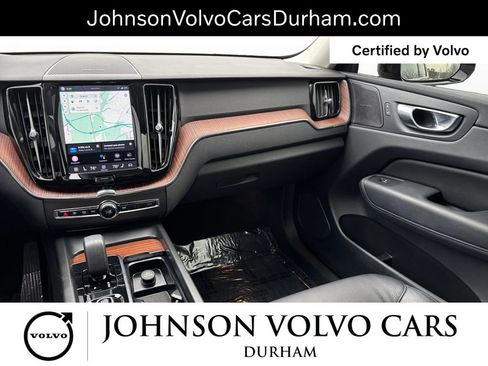 Used 2023 Volvo XC60 B5 Plus image 10