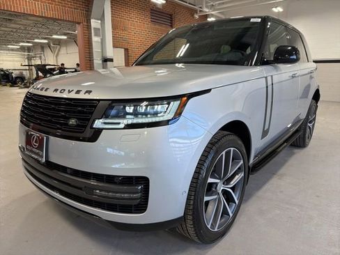 Used 2024 Land Rover Range Rover SE image 4