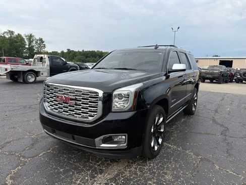 Used 2018 GMC Yukon Denali w/ Denali Ultimate Package AWD/4WD image 3